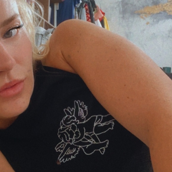 Meet your Posher, Heather - Picture 2 of 5